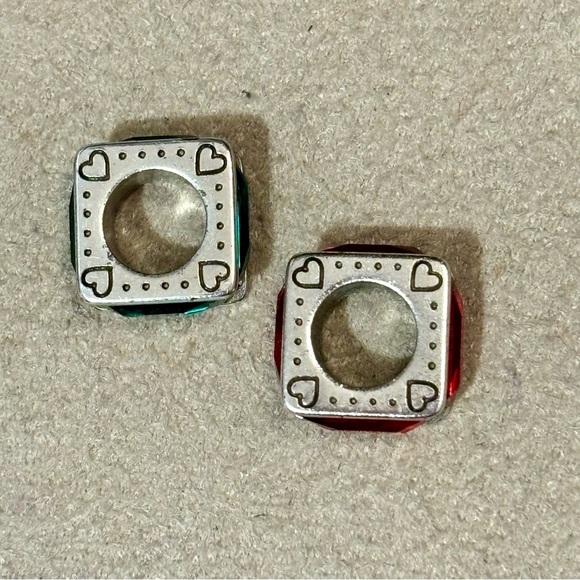🎄2 Brighton Squared spacers Red & green crystal for Christmas Thin bead Retired - Picture 3 of 6